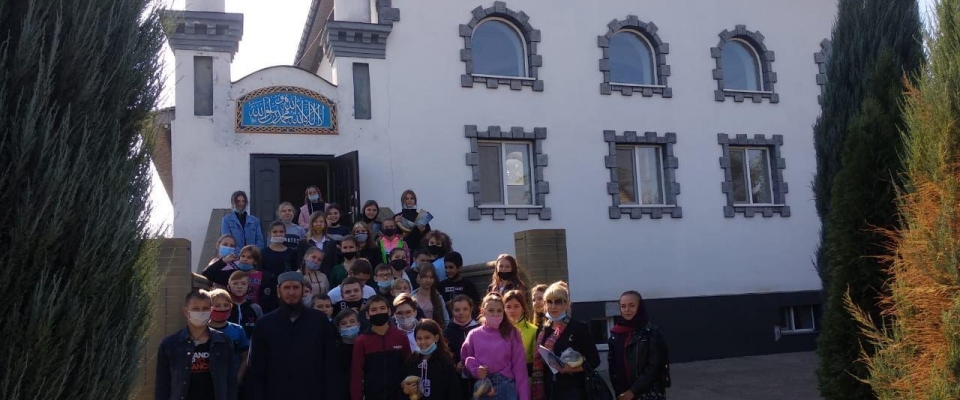 Семиклассники в мечети Константиновки: детское любопытство и недетские стереотипы